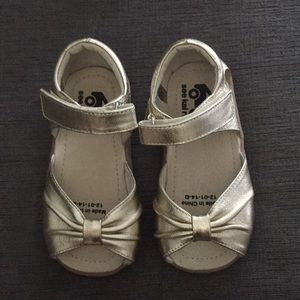 See Kai Run gold size 8 toddler sandals